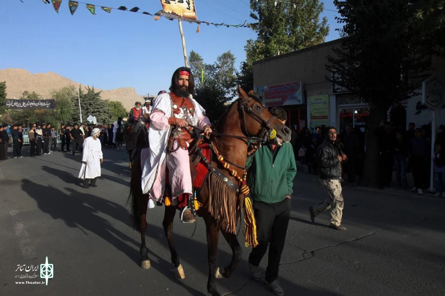 کاروان نمادین دشت کربلا در فرخشهر به راه افتاد