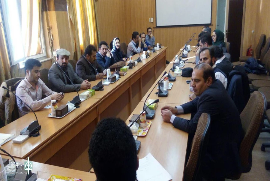 نشست سرپرستان گروه های نمایشی چهارمحال و بختیاری با انجمن نمایش استان
