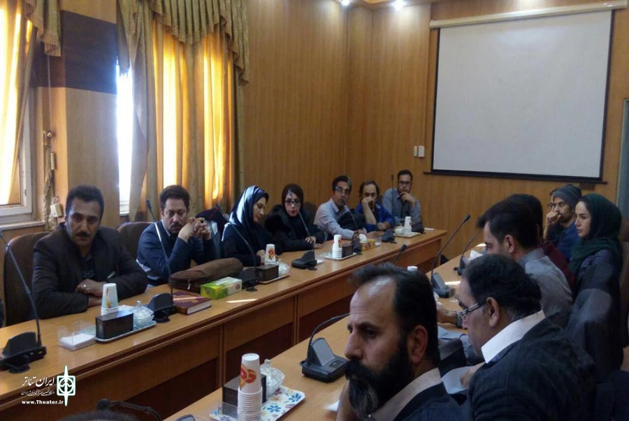 نشست سرپرستان گروه های نمایشی چهارمحال و بختیاری با انجمن نمایش استان