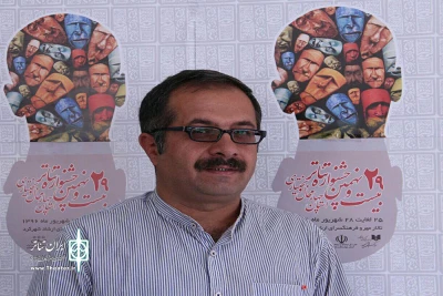 رئیس انجمن نمایش چهارمحال و بختیاری:

تحقق شعار تئاتر برای همه و تئاتر را از خودمان شروع کنیم مهمترین‌ هدف  انجمن نمایش و جشنواره تئاتر بیست و نهم است