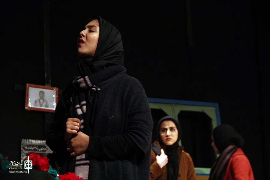 نمایش«آن سوی رویا»
عکس: آمنه طاهرزاده