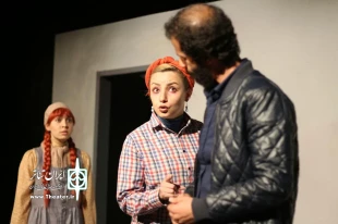 نمایش «آنشرلی با موهای خیلی قرمز» در تالار مولوی به صحنه می‌رود