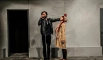 کارت تردد هر انسان در جهان کنونی بنابر ضرورت بودنش مُهر می‌خورد 3