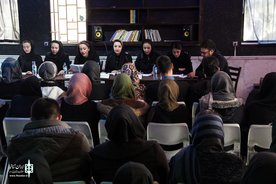 گزارش تصویری از نخستین روز سی وهفتمین جشنواره تئاتر فجر استانی چهارمحال و بختیاری
عکس:آمنه طاهر زاده