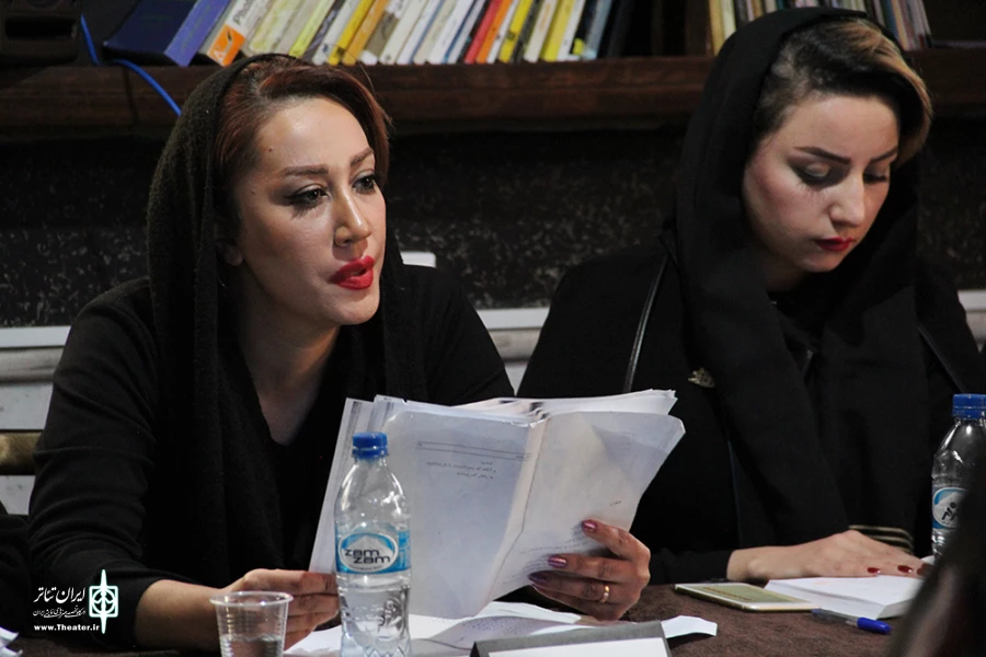گزارش تصویری از نخستین روز سی وهفتمین جشنواره تئاتر فجر استانی چهارمحال و بختیاری
عکس:آمنه طاهر زاده