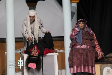 گزارش تصویری از دومین روز سی و هفتمین جنواره تئاتر فجر استانی 
عکس آمنه طاهر زاده