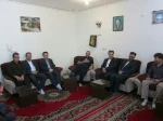 مدیر کل فرهنگ و ارشاد اسلامی و رئیس حوزه هنری به ملاقات وحید حکمت پناه هنرمند تئاتر استان رفتند. 2