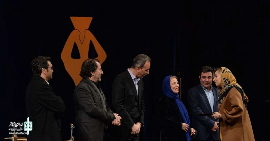رشد مخاطبان تئاتر استان چهارمحال و بختیاری در سال 1398 و کاهش 30 درصدی تولید نمایش  9