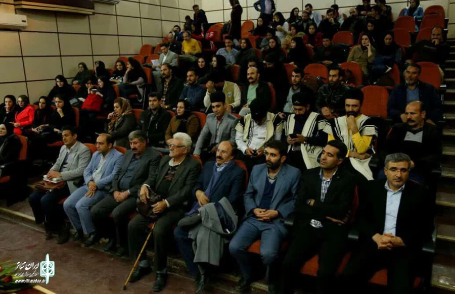 رشد مخاطبان تئاتر استان چهارمحال و بختیاری در سال 1398 و کاهش 30 درصدی تولید نمایش  12