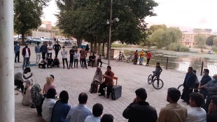 نمایش خیابانی «شاه داماد» در لردگان اجرا شد 4