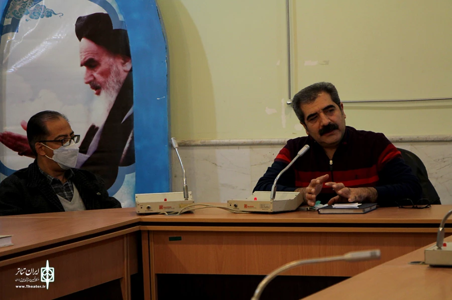 نشست هنرمندان تئاتر استان با دکتر سعید اسدی 
عکس: رضا جوانبخت
