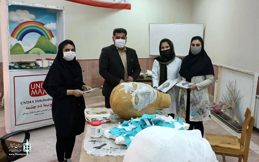 عروسک های غول پیکر یونیمای ده چشمه میهمان نوروز 1401 در چهارمحال و بختیاری  3