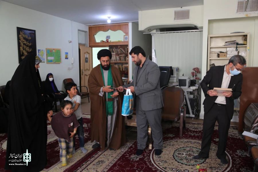 از نوجوانان دختر دفتر تئاتر مردمی بچه های مسجد روستایی امام قیس تقدیر شد 6