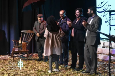 در اختتامیه سی و چهارمین جشنواره تئاتر استانی

آثار برگزیده استان چهارمحال و بختیاری  معرفی شدند