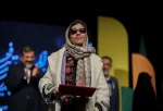 جوایز بخش فراگیر چهل‌ودومین جشنواره تئاتر فجر در دست هنرمندان چهارمحال و بختیاری 3