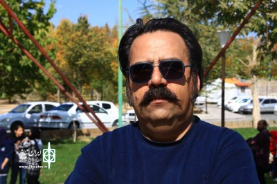 رضا علوی نویسنده و کارگردان جشنواره سی وششم

تئاتر خیابانی فراتر از یک اجرا، فرصتی برای همدلی، هم‌نوایی و هم‌اندیشی با جامعه است