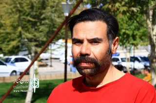 بابک کوهی فایق بازیگر تئاتر خیابانی در جشنواره سی وششم

تئاتر خیابانی، با ریشه در سنت‌های نمایشی همچون میر نوروزی و سیاه‌بازی، همواره در فرهنگ ایرانی حضور داشته است