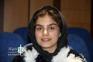مهلا رضایی بازیگر نمایش ابرها«قطعه ای از قلب آسمان»

لذت بردن از اجرای روی صحنه، مهم‌ترین هدفم در بازیگری است