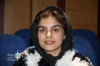 مهلا رضایی بازیگر نمایش ابرها«قطعه ای از قلب آسمان»

لذت بردن از اجرای روی صحنه، مهم‌ترین هدفم در بازیگری است