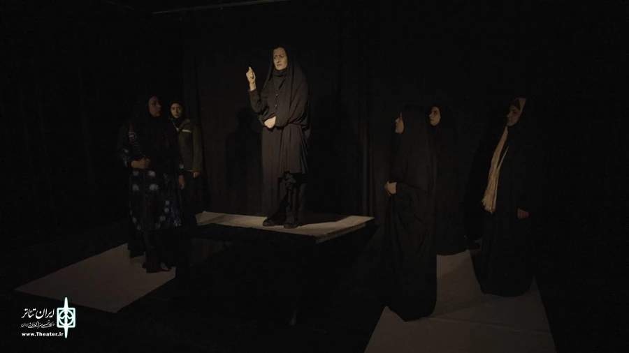 نمایش «همه مادران ما» در فارسان به روی صحنه رفت 4