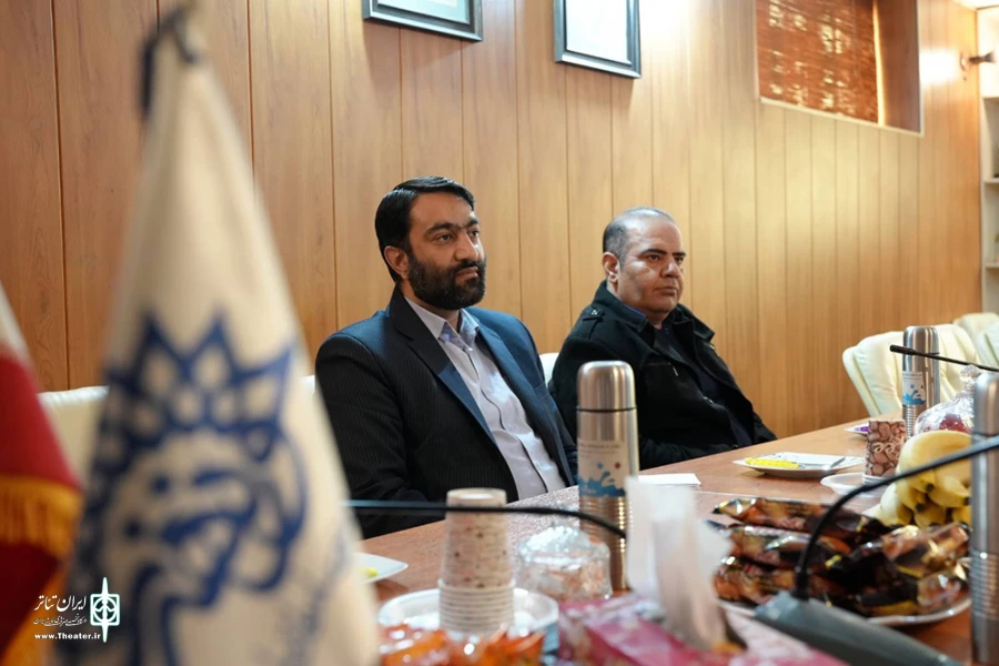 حوزه هنری و فرهنگ و ارشاد اسلامی برای برگزاری تئاتر تک دست به دست هم می‌دهند 3