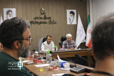 مدیرکل فرهنگ و ارشاد چهارمحال و بختیاری در نشست با کارگردانان جشنواره تئاترمطرح کرد:

مردمی‌شدن تئاتر، کلید رونق اقتصادی است